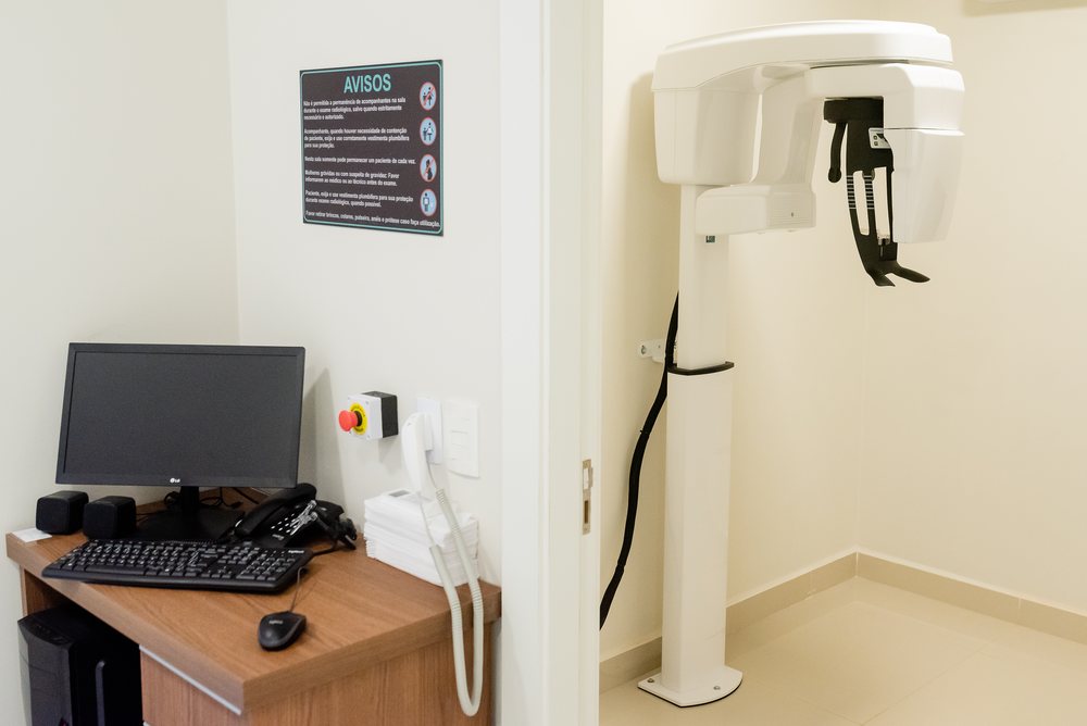 Equipamento de raio-X panorâmico odontológico da Oral Unic Encantado
